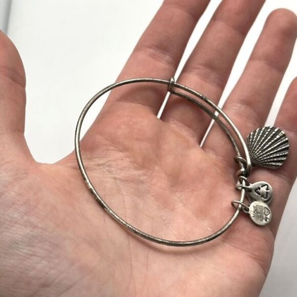 Alex and Ani shell nautical marine ocean silver tone bangle bracelet - Picture 3 of 4
